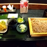 味処 豆や - 料理写真:板そばと天ぷらのセット