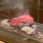 肉屋 雪月花 NAGOYA - 神戸牛イチボのタタキ