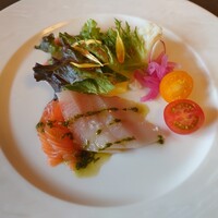フレンチ 奥村邸 - サーモンのカルパッチョ