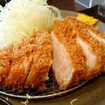 とんかつ瓢 - 断面がローズ色