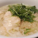Dhinzu By Jin Din Rou - “選べるカジュアルランチ”の香港海老ワンタン麺(塩）”
