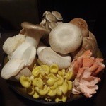 魚の家 - 数々のキノコ