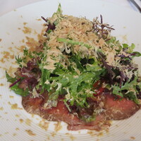 ラ・ターブル・オ・ジャポン - 前菜　夫はローストビーフのサラダ