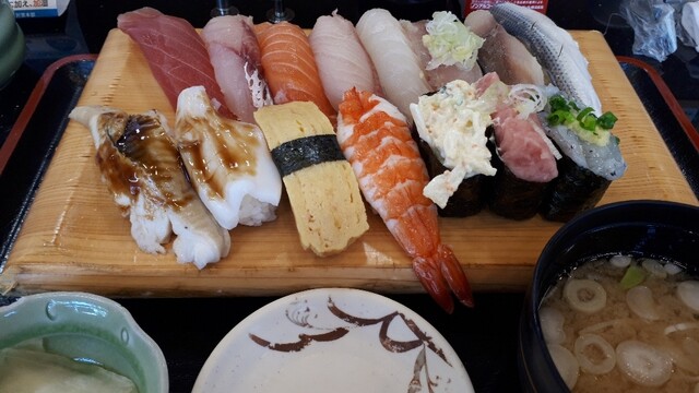 ジャンボおしどり寿司 ビアレヨコハマ金沢店 並木中央 回転寿司 食べログ ジャンボおしどり寿司 ビアレヨコハマ金沢店 並木中央 回転寿司 食べログ