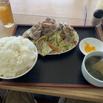 満亭 - 料理写真:ごはんも野菜炒めもモリモリだから大きく見えないかも、、。
