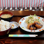 ファーマ - 料理写真:ワンコインランチ・メンチカツ