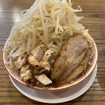 燕三条ラーメン ガッツリ軒 - TSUBA二郎、野菜マシ・ニンニク増し。