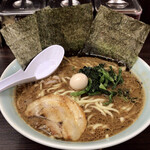 横浜家系ラーメン 魂心家 - 黒胡椒味噌ラーメン