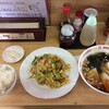 桃泉楼 - 日替わりランチ（野菜炒めと半ラーメン550円ライス付き）