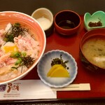 御食事処 弓ヶ浜 - かにトロ丼　￥1,300