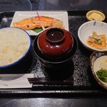 日本料理 魚久 - さけ京粕漬定食1265円