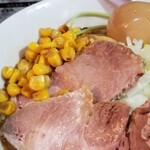 塩そば専門店 桑ばら - リョウさんのムール貝の冷やしバターコーン味噌らーめん