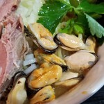 塩そば専門店 桑ばら - リョウさんのムール貝の冷やしバターコーン味噌らーめん