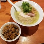 麺屋 六感堂 - しじみラーメン＋炊き込みご飯