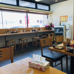 博多ラーメン つる - 店内をパシャ
以前と変わらずの居抜き