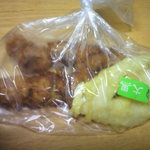 ディオ - 鶏唐揚げ棒２本100円→50円 及び れんこん天ぷら50円→25円<購入状態>(2012.10.02)