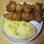 ディオ - 鶏唐揚げ棒２本100円→50円 及び れんこん天ぷら50円→25円<袋から取出後>(2012.10.02)