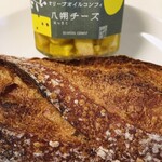 シド ブーランジェリー - バゲットはオリーブオイルで　食事パンです