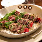 コム・ア・ラ・メゾン - ・シャラン産鴨の心臓の串焼きニンニク風味