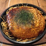 Okonomiyaki Teppan Izakaya Yuu - 肉玉そばピリ辛麺