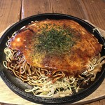 Okonomiyaki Teppan Izakaya Yuu - 肉玉そばイカ天