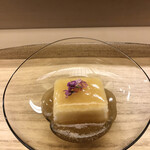 赤坂 菊乃井 - 昼懐石１３３１０円。長芋羹。山葵餡が清々しい、暑い季節にぴったりの先付です（╹◡╹）。食欲が増進されます。されなくてもありますが（笑）