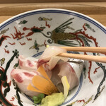 赤坂 菊乃井 - 昼懐石１３３１０円。明石天然鯛、縞鰺。鯛は少し味が落ちる時期でしょうか、縞鰺の美味しさが際立っています（╹◡╹）（╹◡╹）。縞鰺、大好物です(^｡^)