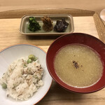 赤坂 菊乃井 - 昼懐石１３３１０円。えんどう豆と金目鯛御飯、キャベツのすり流し。炊き込みご飯は安定の美味しさです（╹◡╹）。キャベツのすり流しは、サッポロ一番塩ラーメンのような。。。好きですが（笑）