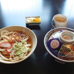 Mickey Shokudo - Serving Situation – The Katsudon is covered with a lid