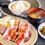 Ukaiya - 牛定食