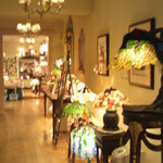 レストラン＆カフェ ラ・ヴィータ - 奥は売店手前の方に専用エレベーターが