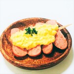 WINE&BEER 頂 - インナーとスクランブルエッグ
(ホテルの朝食で出会うあの、とろとろスクランブルがここで味わえます)
