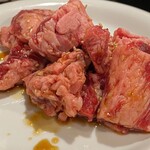 元氣七輪焼肉 牛繁 - トロゲタカルビ×２