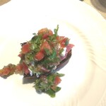 La Brianza - 長崎県対馬産まぐろブルスケッタ。まぐろ山盛りボリュームたっぷりトマトのさわやかさもいい感じ♪パンまでもれなくおいしい