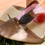 魚市場 小松 - ハギの活造り（目が合う）