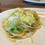 リトルネスト - 春キャベツとアンチョビのペペロンチーノ