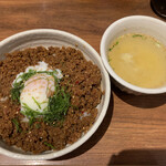 焼肉ホルモン 青一 - そぼろ丼