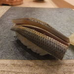 寿し ひでたか - 小肌にはおぼろはさんでます