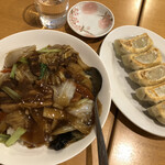 香港菜館 - ♪特命'sセレクション
            (角煮丼¥730 餃子¥330)