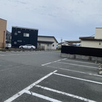 Tonjiru Masugata - 大きな駐車場