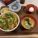 すき家 - 料理写真:ねぎ玉牛丼(並盛) おしんこセット