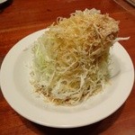 辰っちゃんのホルモン市場 - 大盛りキャベツ