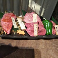 肉匠 さくら - 本日の厳選牛４種盛り合わせ 6480円 (21年3月)