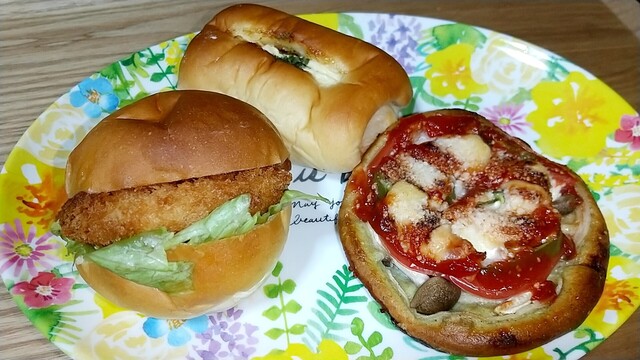 ほんだ屋 - 日和田（パン）の写真