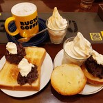 BUCYO COFFEE - 思わずワクワクするビジュアル！右が小倉カイザーで左が小倉トースト、それぞれソフトクリームとドリンク付き♪午後のモーニングセット各750円