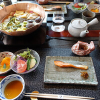 星のや 京都 ダイニング - 朝鍋（4598円、税とサービス料10%込）