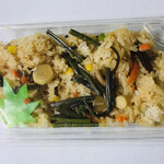 まんえい堂 - 山菜おこわ＝４００円