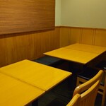 Ginshu Kairaku Kazu - 本館テーブル席4名×2