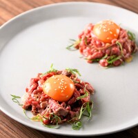 『上タン』のユッケ