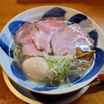 鶏 牛骨 鯛と貝類の旨味が 凝縮された清湯スープ By Debu Ingodebunables De Tapun さんくるげ 神俣 ラーメン 食べログ